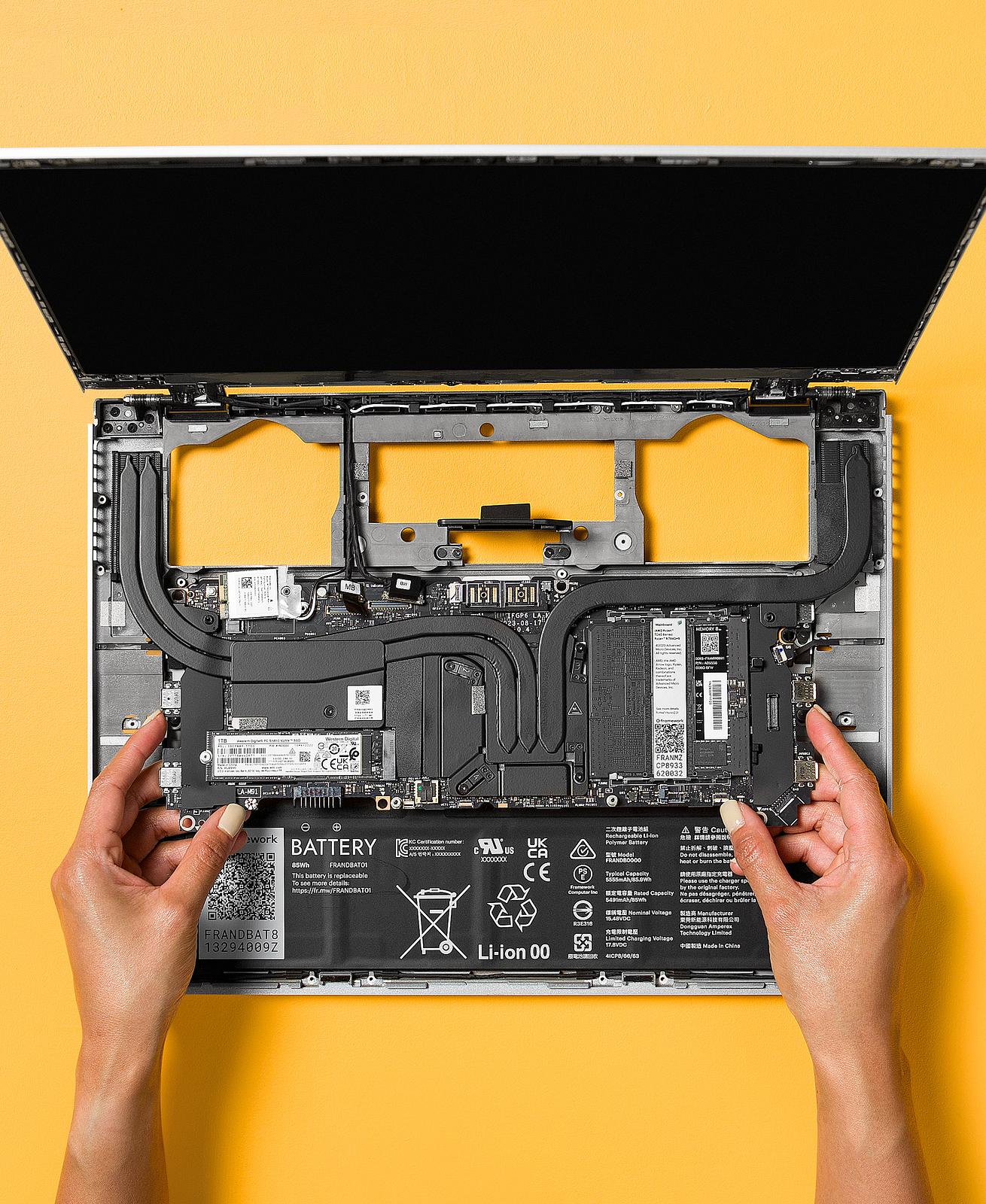 Framework Laptop 16 Mainboard (AMD Ryzen™ 7040 Series)