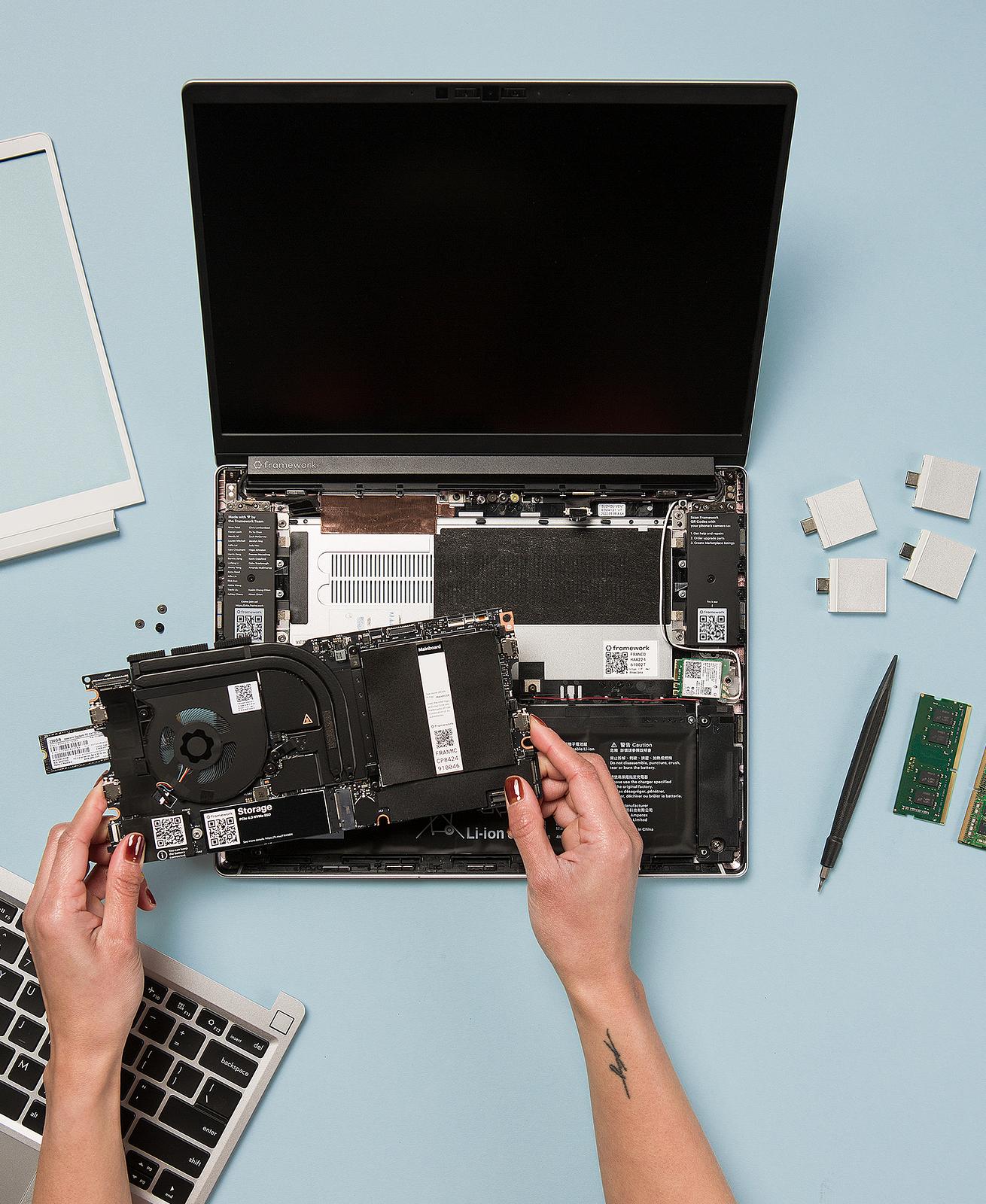 Framework Laptop 13 Mainboard (AMD Ryzen™ 7040 Series)
